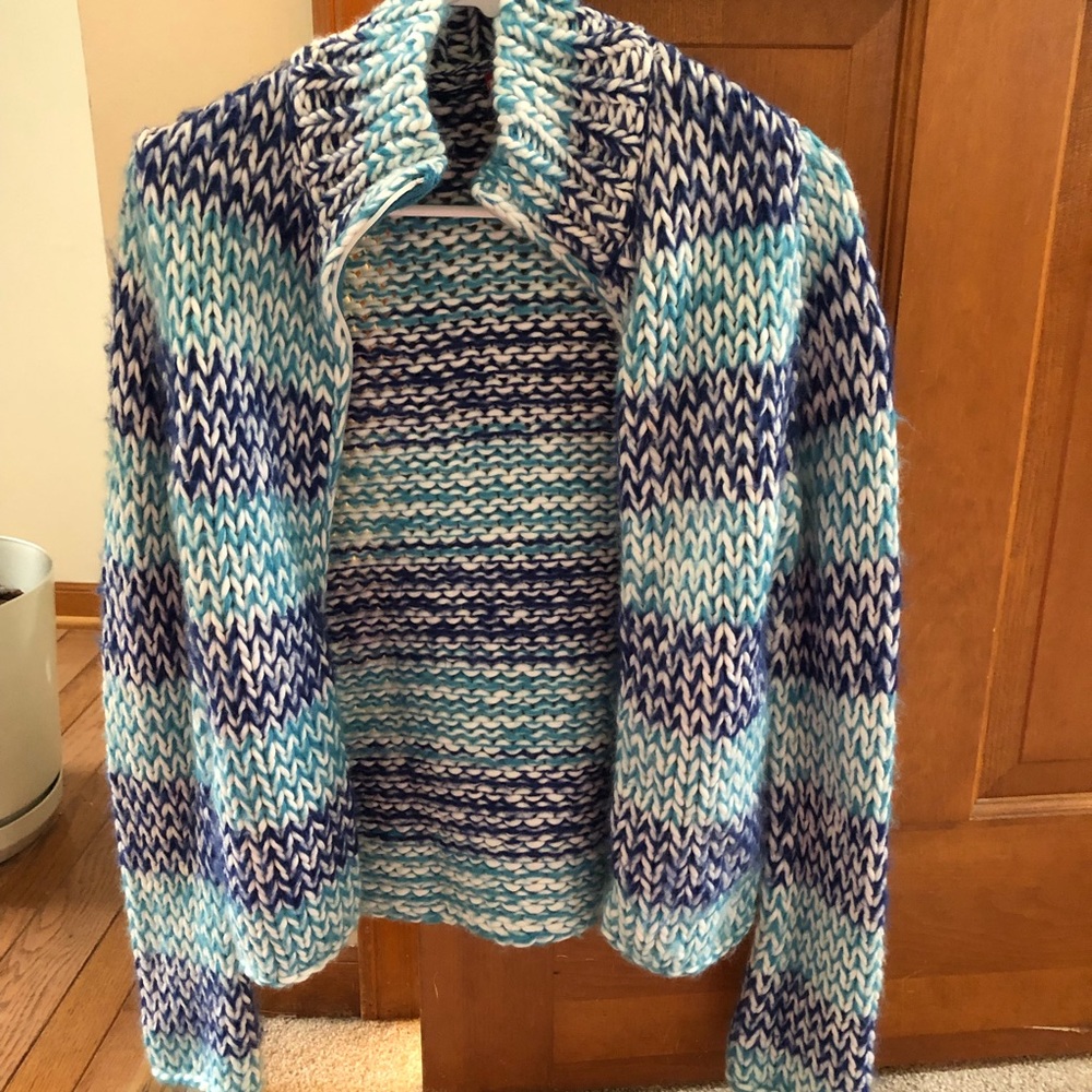 Super cozy H&M zipper knit blue striped winter sweater jacket cardigan